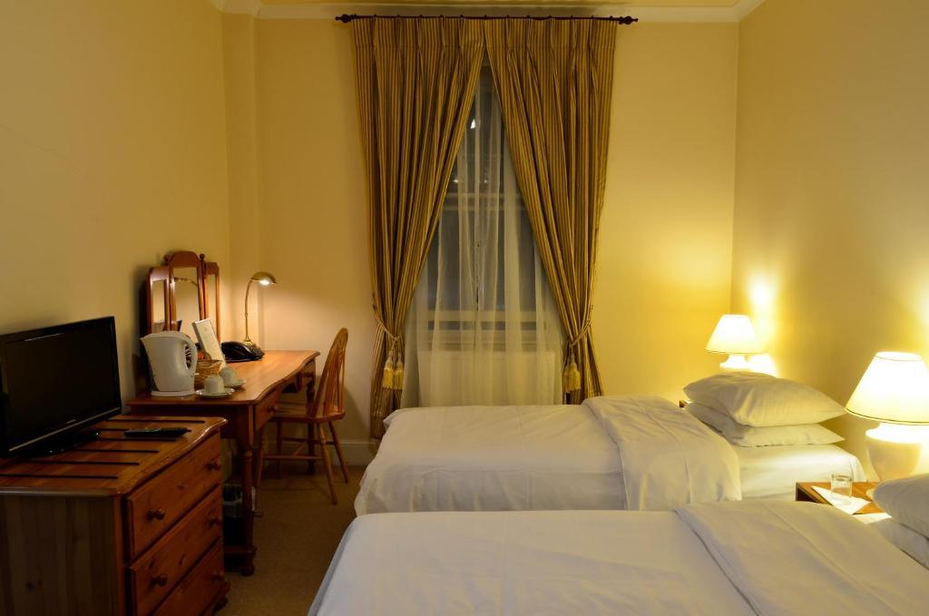 The Imperial Hotel Stroud  Extérieur photo