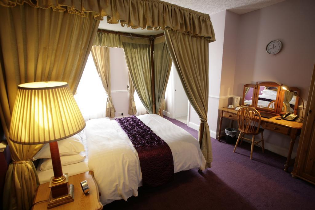 The Imperial Hotel Stroud  Extérieur photo