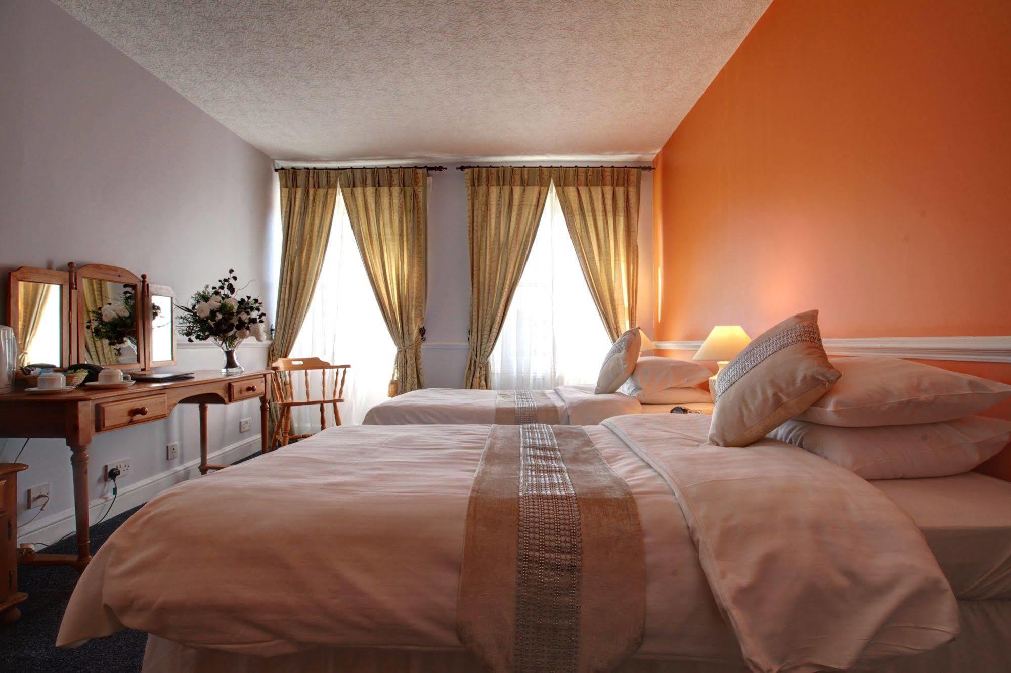 The Imperial Hotel Stroud  Extérieur photo